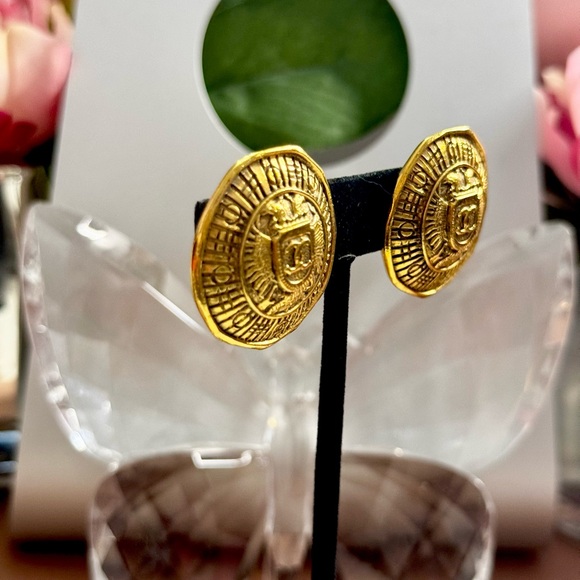 💝 CA Gift 💝 2 Options- Chanel Antique Gold Earrings - Picture 4 of 8